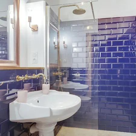 아파트 Guestready - Elegant Nest In The Heart Of *